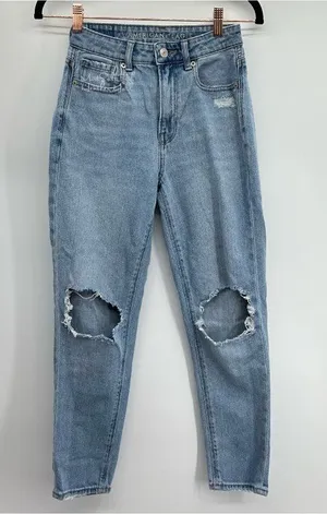 American Eagle Light Wash Distressed Knee Hole Mom Jeans Size 23 thumbnail 1