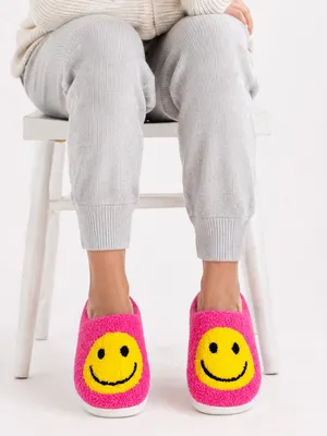 NEW Hot Pink Smiley Face Fuzzy Slippers Women’s S 5-6 Y2K Happy Face Lougewear thumbnail 4