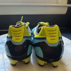 PUMA SPEED CLEATS Auqua & Fluorescent Yellow Soccer Cleats. EVO Speed 4 Sz 7.5. thumbnail 4