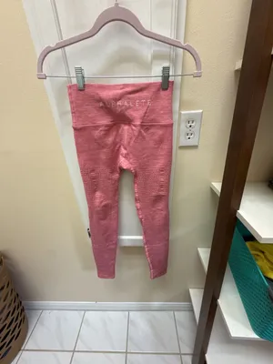 Alphalete Seamless High-Waisted Leggings in Rose Pink thumbnail 4