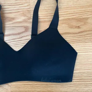 Lululemon bra thumbnail 4