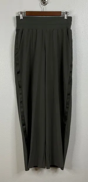 Athleta Nolita Wide Leg‎ in Mountain Olive Size 10 Petite thumbnail 1