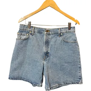 90’s Vintage Levi’s 551 Denim Shorts | Made in USA | Unisex -VTG Size-14/ (33”) thumbnail 3