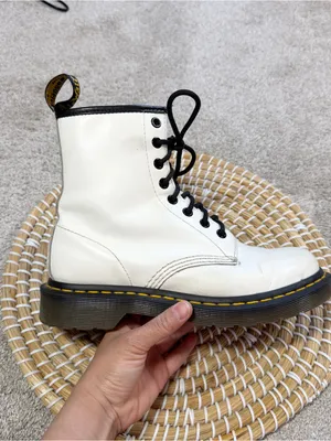 Dr. Martens Women’s Doc's. Doc Martens 11821 Boots 8 Eyes in White Gloss 7 thumbnail 7