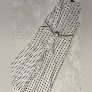 Banana Republic Striped Linen Blend Wide Leg Cropped Jumpsuit thumbnail 5