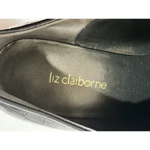 Woman’s Liz Claiborne Lawrence 8.5 Brown Zip Back Heel Ankle Bootie thumbnail 6