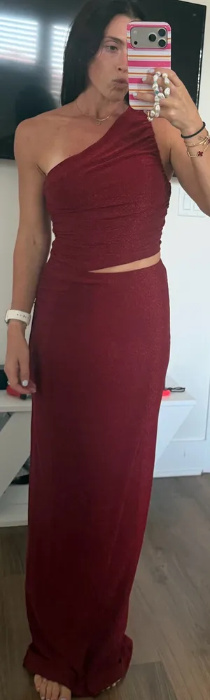 Robertson & Rodeo Red Shimmer Skirt Set Size XS thumbnail 1