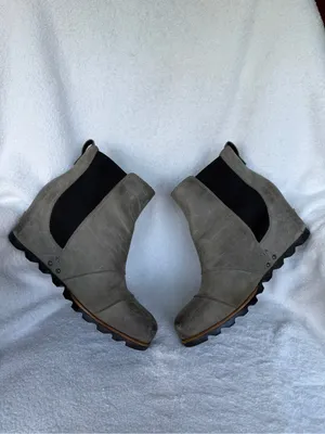 SOREL Joan of Arctic Lea Wedge Olive Green Leather Chelsea Booties Womens US 9 thumbnail 5