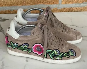 Ash Gull Embroidered Suede Low-Top
Sneaker 39/9 thumbnail 1