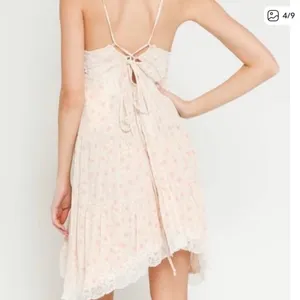 Olivaceous Boho Floral Lace Tie-Back Mini Dress Size M NWOT thumbnail 2