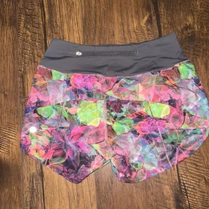 NWOT RARE Lululemon Speed Up MidRise Lined Short 4" Vivid‎ Floral Tone Multi thumbnail 2