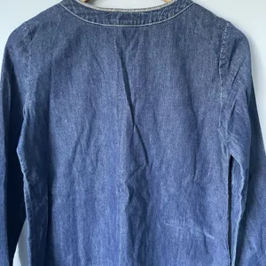 Old Navy Maternity Vintage Denim Blouse Top 100% Cotton Cottagecore Size XS thumbnail 4