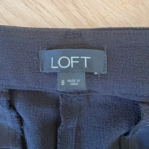 LOFT Women’s Black Dress Shorts thumbnail 3