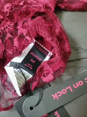 Nwt Romwe off-the-shoulder lace crop top featuring detachable sheer long sleeves thumbnail 3