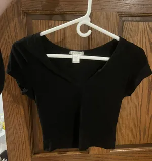BUNDLE notched Neck Crop Top thumbnail 5
