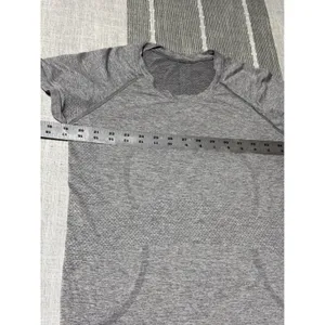Lululemon Swiftly Tech Short Sleeve 2.0 Crew Shirt Heathered Black Gray Size 8 thumbnail 3
