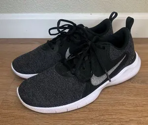 Nike Women’s Flex Experience Black Running Shoes thumbnail 3