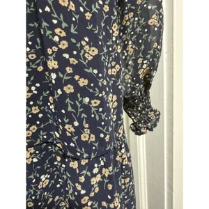 Bohme Navy Blue Floral Tiered Midi Dress Long Sleeve Smocked Cuffs Womens Size M thumbnail 3