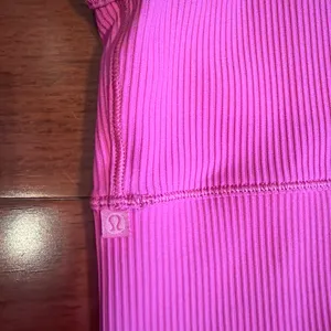 Lululemon pink crop top size 8 thumbnail 3