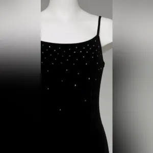 90s Vintage Maurices Sz 9/10 Womens Long Black Velvet Rhinestone Maxi Dress Prom thumbnail 2