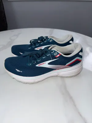 Brooks Navy Athletic Running Shoes with White and Red Accents thumbnail 3