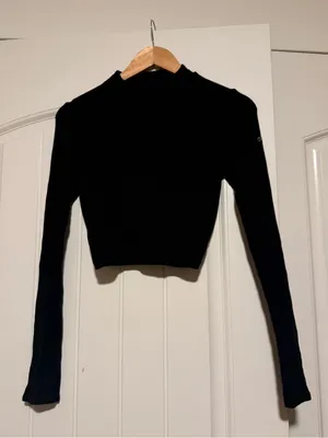 ALO Yoga Black mock neck Long-Sleeve Crop Top open back thumbnail 2