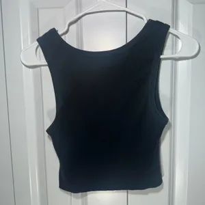 Reformation Tank Top Womens S Black Ribbed Knit Cropped Scoop Neck Sleeveless thumbnail 3