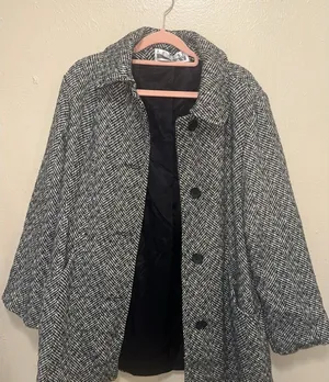 Leslie Fay Womens Medium Black‎ White Herringbone Tweed Button Front Coat Jacket thumbnail 1