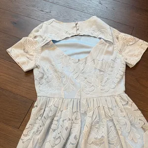 Women’s Light Blue Lace Mini Dress Size Medium C22-007 thumbnail 11