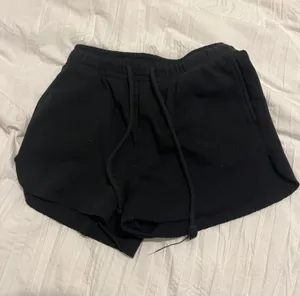 Shorts Black thumbnail 2