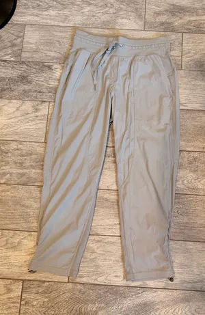 Lululemon dance studio cropped silver drop  thumbnail 1