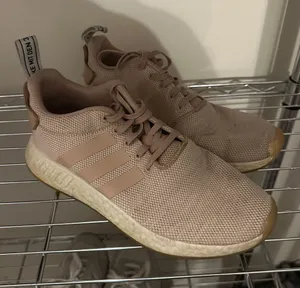Adidas tennis shoes thumbnail 1