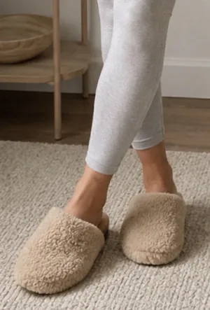 NEW Steve Madden Vesa Beige Teddy Sherpa Faux Fur Mule Clog Slippers Cozy Shoes thumbnail 1