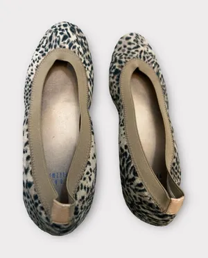 Stuart Weitzman Women Sz7 M Lastikon‎ Leopard Print Suede Ballet Flat Comfort thumbnail 1