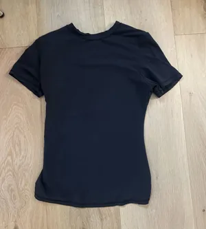 Skims black top thumbnail 1