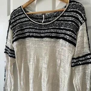 Free People Linen Knit Pullover‎ Sweater Size Large Lightweight Boho Miles Away thumbnail 2