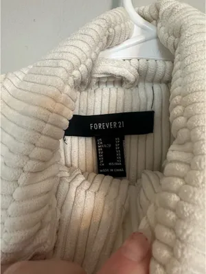 Forever 21 Puffer vest thumbnail 2