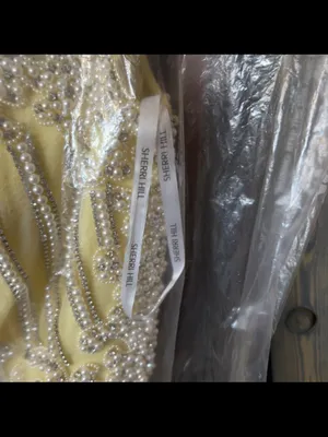 Sherri Hill Butter Yellow Beaded Cap-Sleeve Dress thumbnail 9