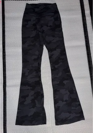 Lululemon Camo Align Leggings 25" thumbnail 2