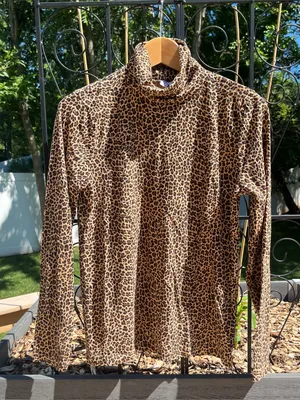 J.Crew Women’s 100% Cotton Leopard Long Sleeve Tissue Weight Turtleneck Size M thumbnail 1