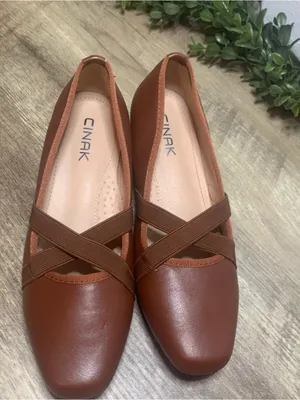 Cinak Women's Cognac Cross-Strap Low Block Heel Flats Size 6.5 thumbnail 5