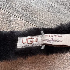 UGG Australia Black Shearling Earmuffs with Leather Trim and Audio Port thumbnail 4