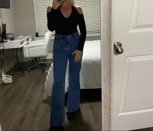 Princess Polly Off The Shoulder Halter Top thumbnail 4