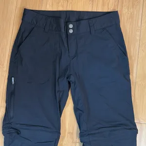 Columbia Black Zip Off Adventure Pants size Women’s 6 thumbnail 2
