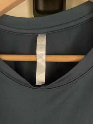 Fabletics top thumbnail 2