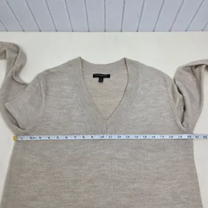 Banana Republic Beige V-Neck Sweater Size‎ M thumbnail 5