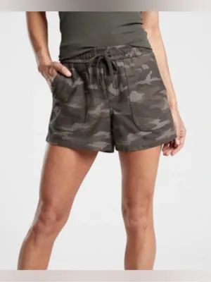 Athleta Camo Green Farallon Shorts Size 8 Tall thumbnail 1