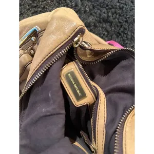 Banana republic handbag, beautiful tan color, excellent condition thumbnail 12