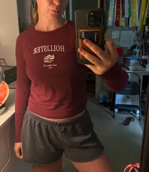 Hollister Burgundy Long Sleeve thumbnail 1