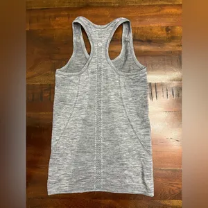 Lululemon Swiftly Tech Run Racerback Heathered Gray Tank Top Women'S Size 4 thumbnail 4